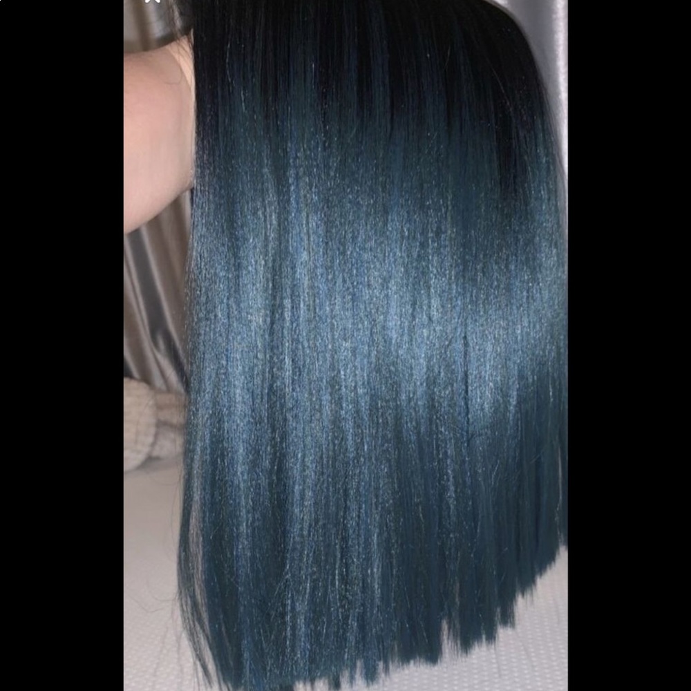 WIG - Picture 3 of 4